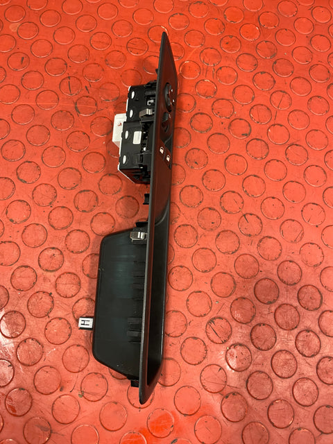 Vauxhall Vivaro/Citroen Dispatch/Peugeot Expert/Toyota Proace WINDOW CONTROL Driver's Side 2016-2024 P/N 98144413ZD/9809179677