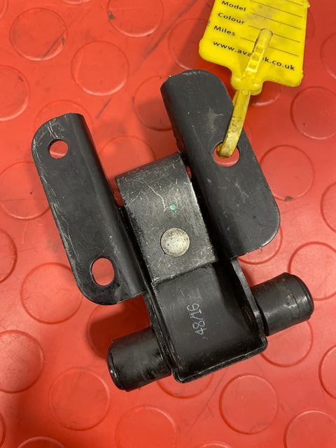 Nissan Nv400 Vauxhall Movano B Renault Master III REAR DOOR CATCH 2010-2016 P/N 824300006R