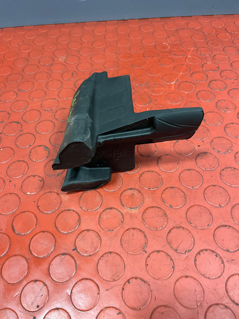 Citroen Berlingo/Peugeot Partner WINDSCREEN MOLDING FOAM Driver's Side  P/N 9816982880