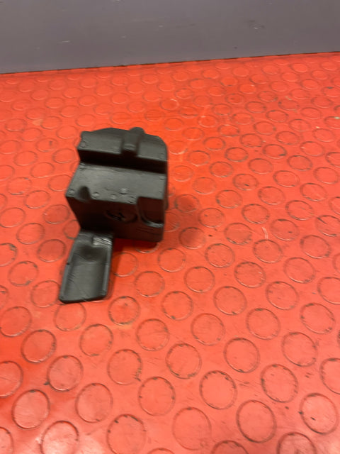 Citroen Berlingo/Peugeot Partner WINDSCREEN MOLDING FOAM Driver's Side  P/N 9816982880