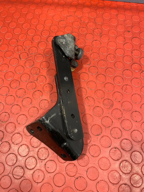 Peugeot Partner/Citroen Berlingo/Vauxhall Combo/Toyota Proace City SLIDING DOOR BOTTOM RUNNER Driver's Side O/S 2019-2024 P/N 98080758