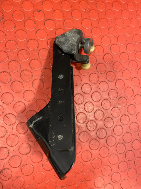 Peugeot Partner/Citroen Berlingo/Vauxhall Combo/Toyota Proace City SLIDING DOOR BOTTOM RUNNER Driver's Side O/S 2019-2024 P/N 98080758