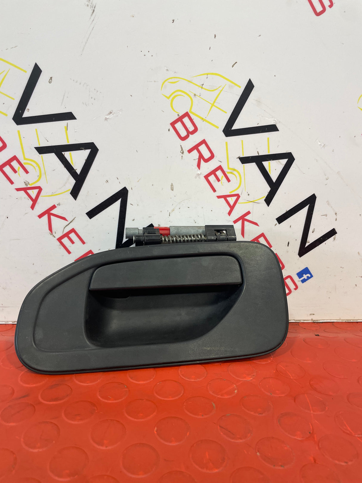 Nissan NV 200 PASSENGER DOOR HANDLE OUTER  2009-2016 P/N  80607JX01A