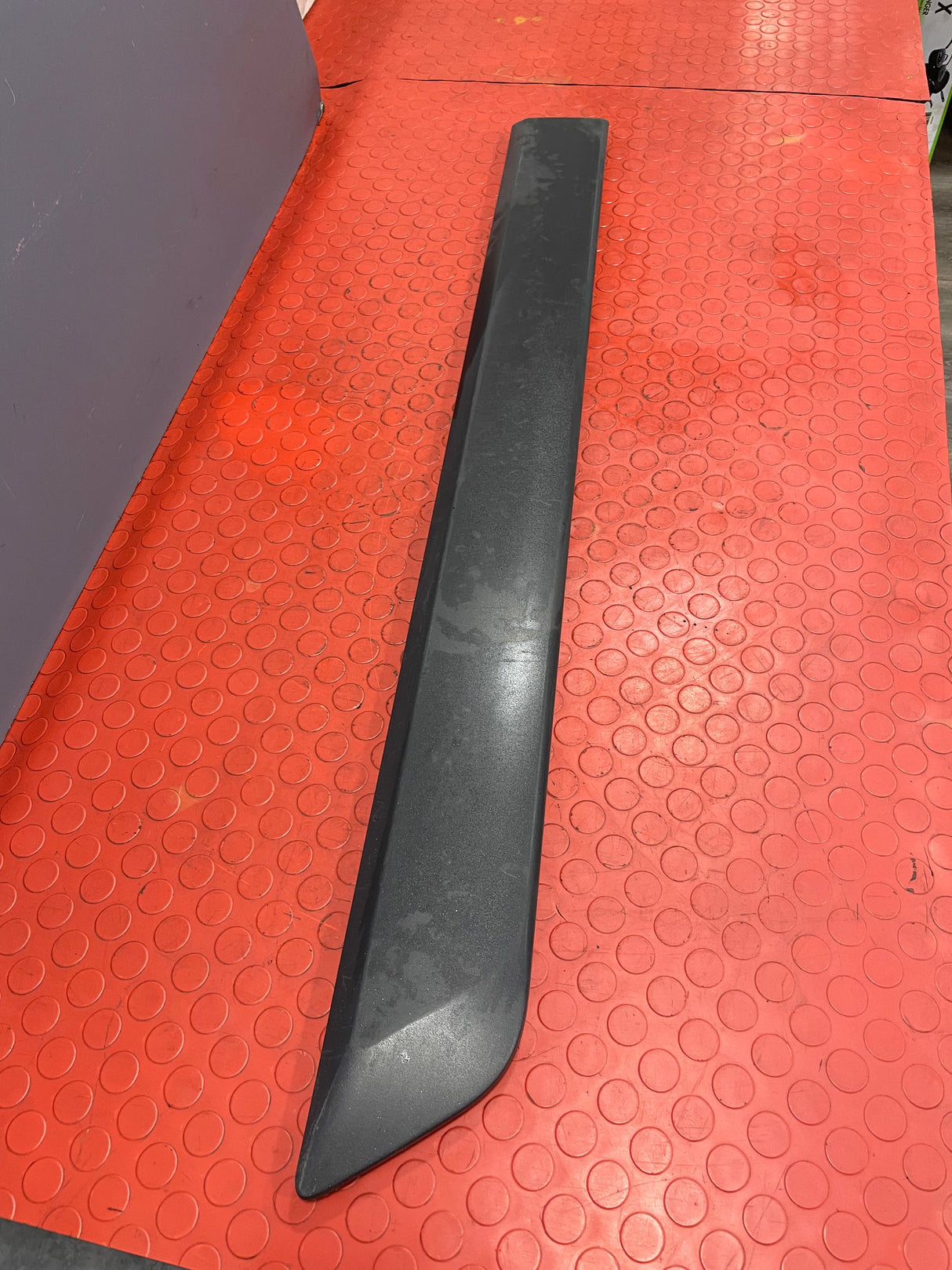 Ford Transit Custom DRIVER'S SIDE SLIDING DOOR MOULDING TRIM  2013-2016 P/N BK2129076ABW - 2