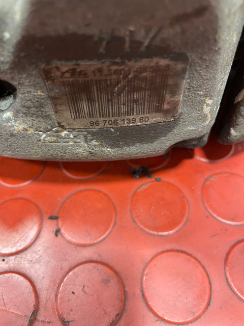 Citroen Berlingo/Peugeot Partner FRONT WHEEL HUB & BRAKE CALIPER Passenger's Side 2008-2018 P/N 9670613980 / 9813759680