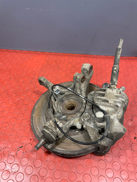 Citroen Berlingo/Peugeot Partner FRONT WHEEL HUB & BRAKE CALIPER Passenger's Side 2008-2018 P/N 9670613980 / 9813759680