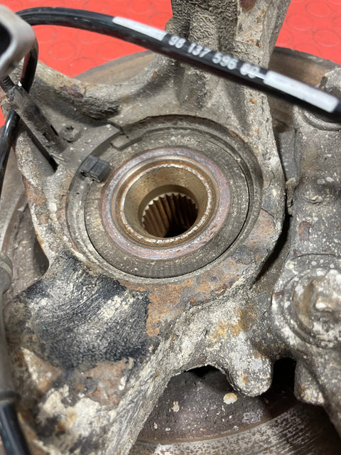 Citroen Berlingo/Peugeot Partner FRONT WHEEL HUB & BRAKE CALIPER Passenger's Side 2008-2018 P/N 9670613980 / 9813759680