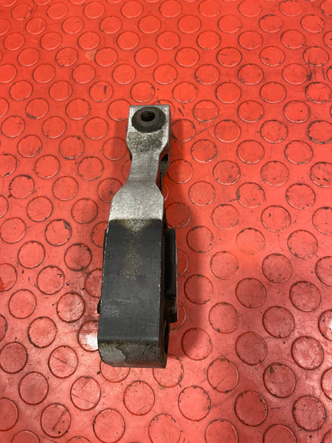 Vauxhall Vivaro/Toyota Proace/Citroen Dispatch/Citroen Berlingo/Partner BOTTOM ENGINE MOUNT 2016-2024 P/N 9811786680