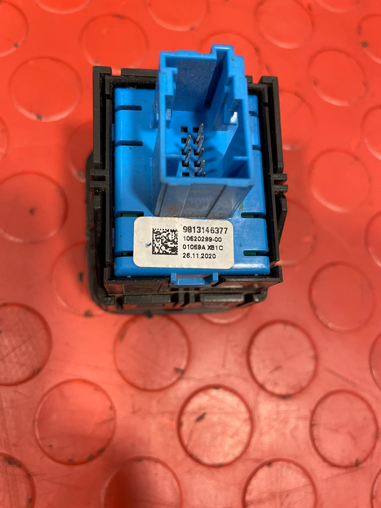 Citroen Berlingo/Peugeot Partner/Vauxhall Combo/Toyota Proace City HANDBRAKE SWITCH 2018-2025 P/N 9813146377