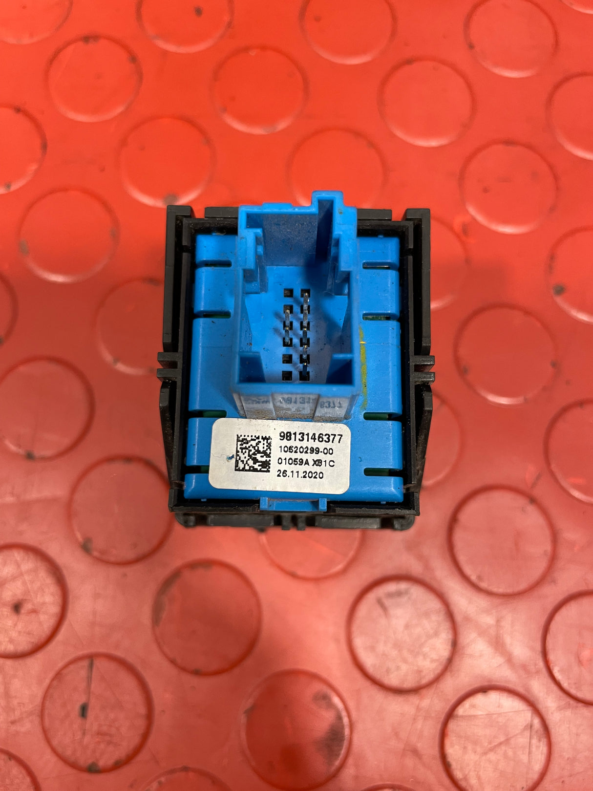 Citroen Berlingo/Peugeot Partner/Vauxhall Combo/Toyota Proace City HANDBRAKE SWITCH 2018-2025 P/N 9813146377