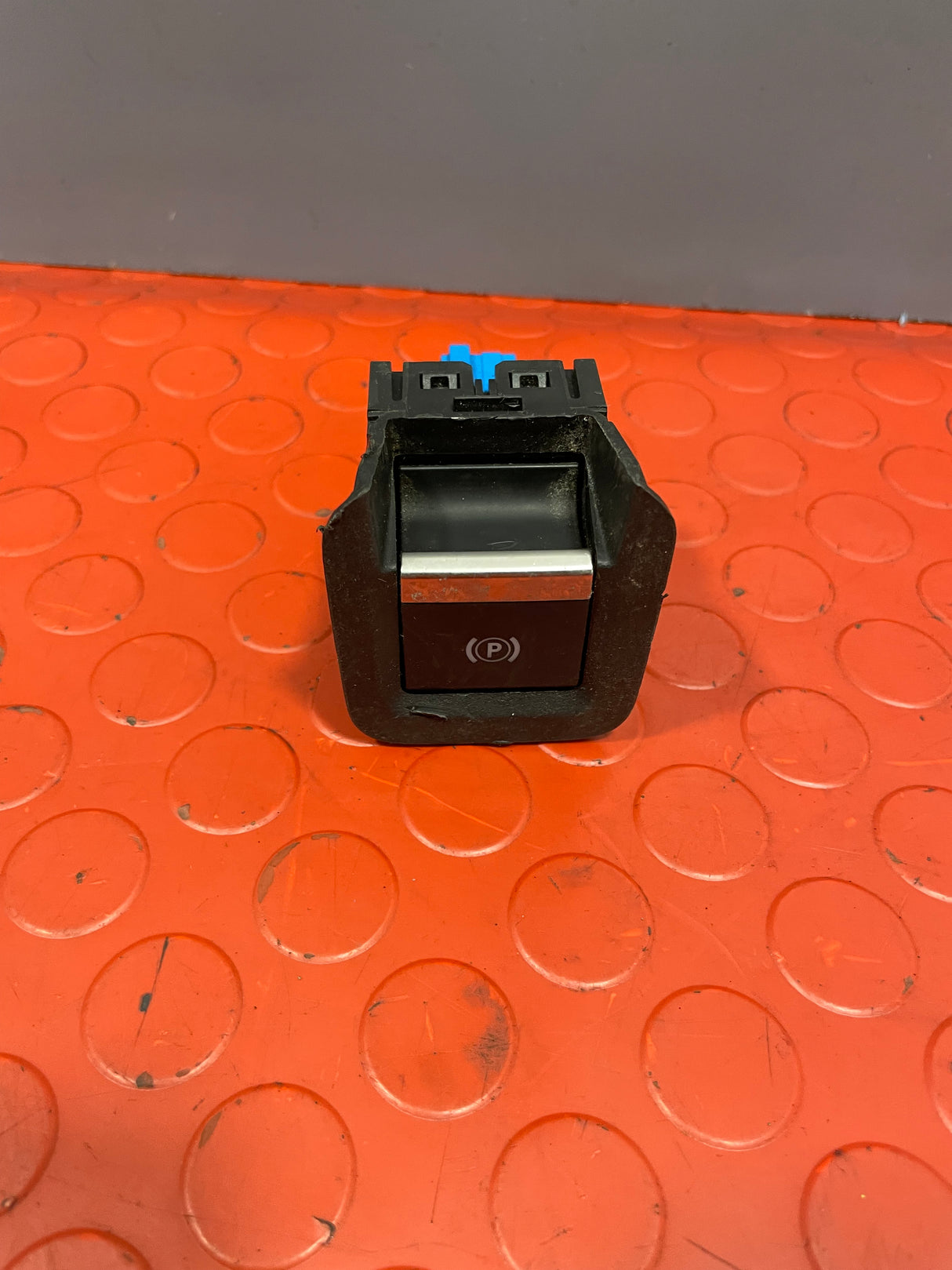 Citroen Berlingo/Peugeot Partner/Vauxhall Combo/Toyota Proace City HANDBRAKE SWITCH 2018-2025 P/N 9813146377