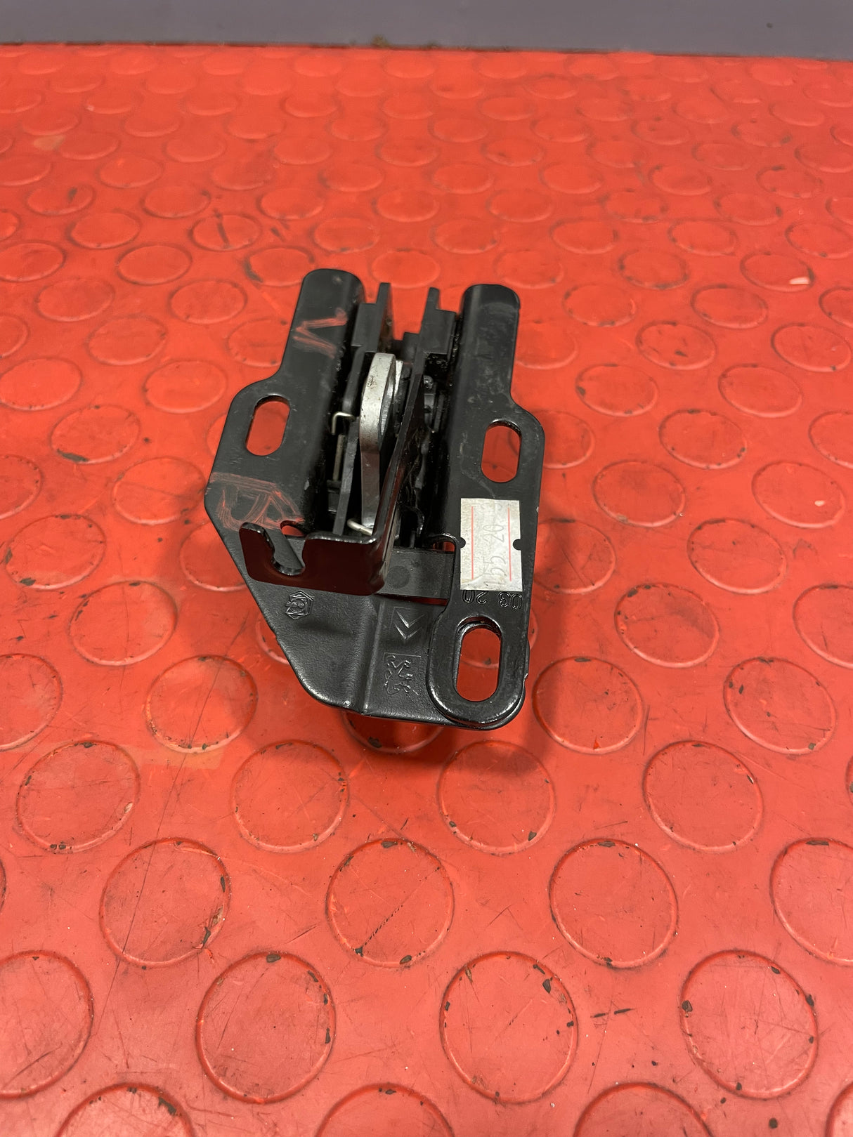 Vauxhall Vivaro/Citroen Dispatch/Peugeot Expert/Toyota Proace/Fiat Scudo BACK DOOR UPPER LOCK LATCH 2016-2024 P/N 96080J01