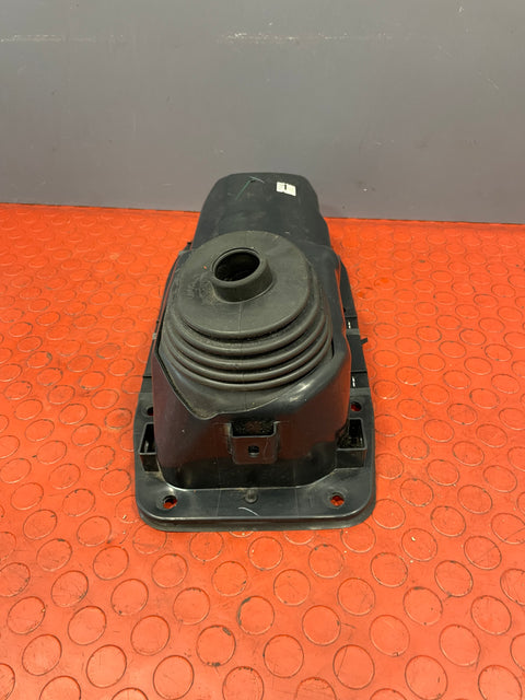 Toyota Hilux Invincible GEAR LEVER SURROUND & RUBBER TRIM 2016-2023 P/N 58289KK010 / 58288KK010