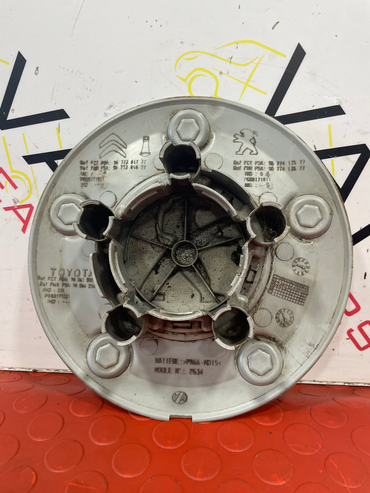 Peugeot Expert STEEL WHEEL CENTER HUB CAP COVER 2010-2016 P/N 9677413577-12