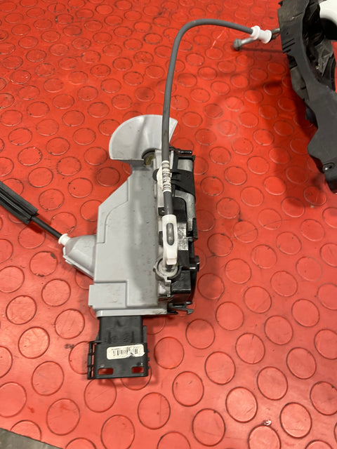 Vauxhall Vivaro/Citroen Dispatch/Peugeot Expert/Toyota Proace/Fiat Scudo PASSENGER'S SIDE FRONT DOOR WITH HANDLE/LATCH/LOCKING MECHANISM SET 2016-2024 P/N PSA084142 - 1