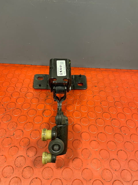 Vauxhall Vivaro/Citroen Dispatch/Peugeot Expert/Toyota Proace/Fiat Scudo CENTRE SLIDING DOOR ROLLER LEFT SIDE 2016-2024 P/N 9808074980