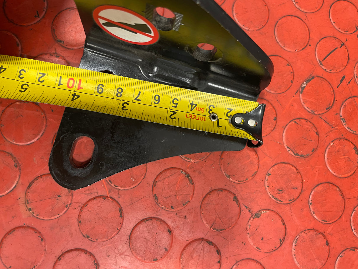 Vauxhall Vivaro/Citroen Dispatch/Peugeot Expert/Toyota Proace/Fiat Scudo PASSENGER SIDE SLIDING DOOR BOTTOM RUNNER PLATE 2016-2024 P/N 98080759