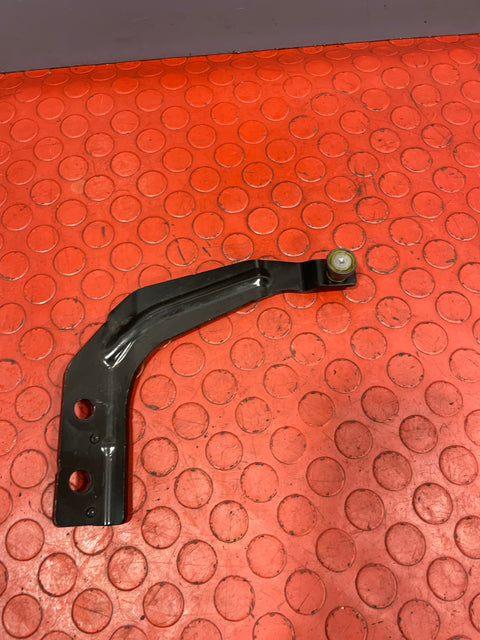 Toyota Proace/Citroen Dispatch/Peugeot Expert/Vauxhall Vivaro SIDE LOADING DOOR TOP ROLLER O/S DRIVERS SIDE  2017-2023   P/N 9823714580