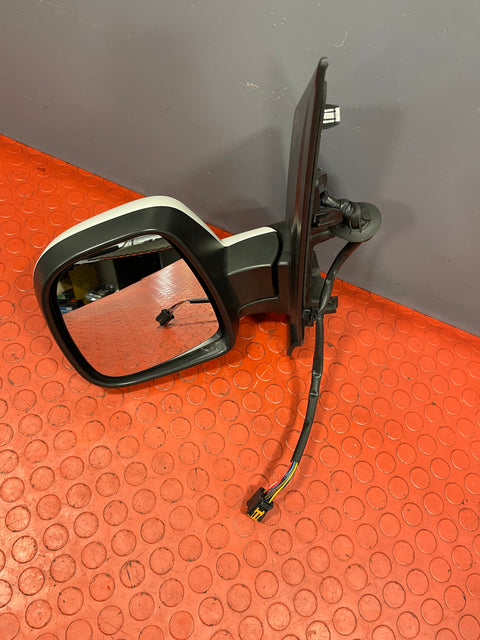 Vauxhall Vivaro/Citroen Dispatch/Peugeot Expert/Toyota Proace/Fiat Scudo WING MIRROR ASSEMBLY Passenger's Side (Glossy White) 2016-2024 P/N 98087022XT - 1