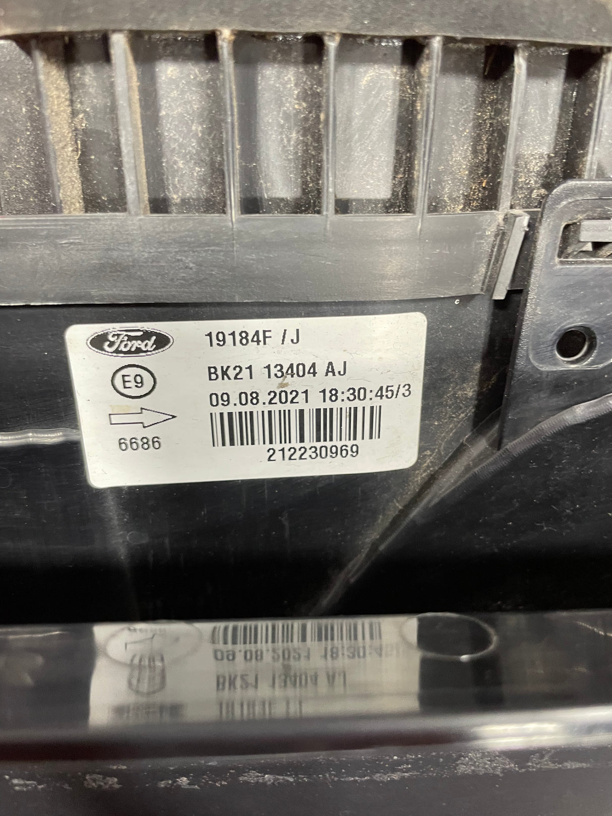 Ford Transit Custom TAILLIGHT ASSEMBLY Driver's Side (Small Scrape) 2016-2023 P/N BK2113404AJ - 5