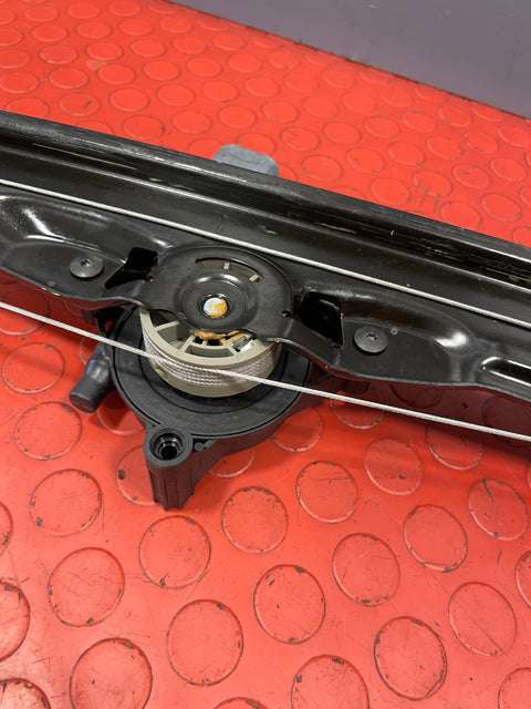 Vauxhall Vivaro/Citroen Dispatch/Peugeot Expert/Toyota Proace WINDOW REGULATOR FRONT PASSENGER'S SIDE  (6 Pin) 2021 P/N 9829503680 - 1