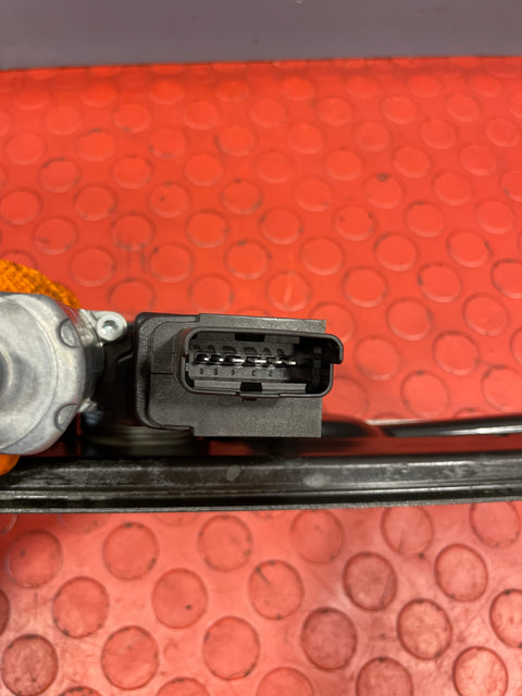 Vauxhall Vivaro/Citroen Dispatch/Peugeot Expert/Toyota Proace WINDOW REGULATOR FRONT PASSENGER'S SIDE  (6 Pin) 2021 P/N 9829503680 - 1