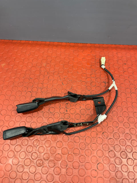 Toyota Hilux Invincible DOUBLE SEAT BELT BUCKLE CLIPS STALKS Back Seat 2016-2023 P/N 733800K400