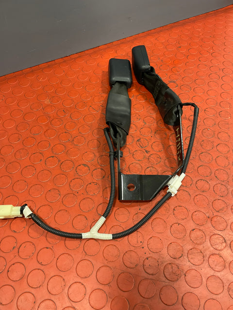 Toyota Hilux Invincible DOUBLE SEAT BELT BUCKLE CLIPS STALKS Back Seat 2016-2023 P/N 733800K400