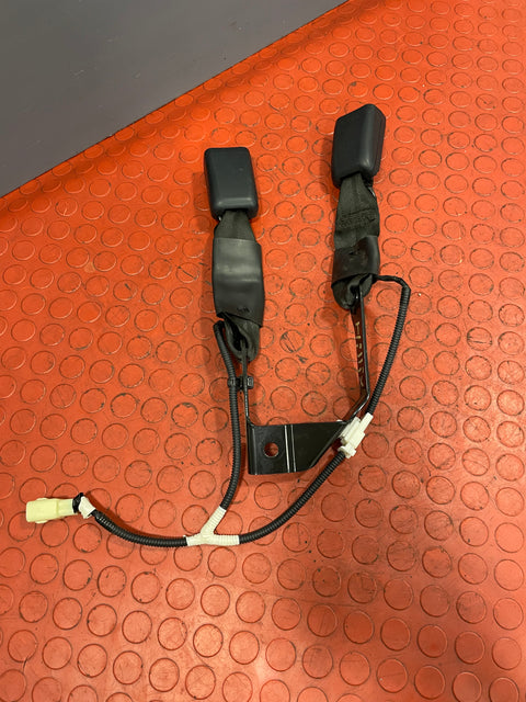 Toyota Hilux Invincible DOUBLE SEAT BELT BUCKLE CLIPS STALKS Back Seat 2016-2023 P/N 733800K400