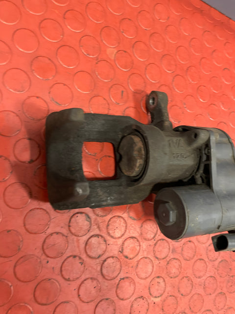 Citroen Berlingo/Peugeot Partner/Vauxhall Combo/Toyota Proace City REAR BRAKE CALIPER (Electric Socket Crack Repaired/2Pin) Passenger's Side 2019-2024 1.5 P/N 9819059380