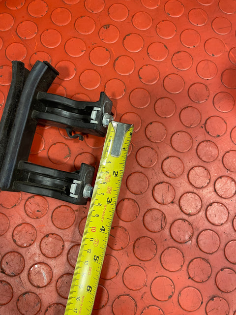 Citroen Berlingo/Peugeot Partner FRONT DOOR GLASS HOLDER RUNNER DRIVER'S SIDE O/S 2008-2018 P/N 9303T0