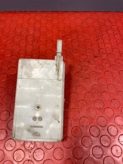 Citroen Berlingo/Peugeot Partner BRAKE FLUID RESERVOIR 1.6 2008-2018 P/N 9680907780