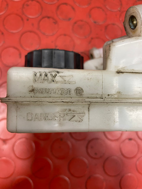 Citroen Berlingo/Peugeot Partner BRAKE FLUID RESERVOIR 1.6 2008-2018 P/N 9680907780