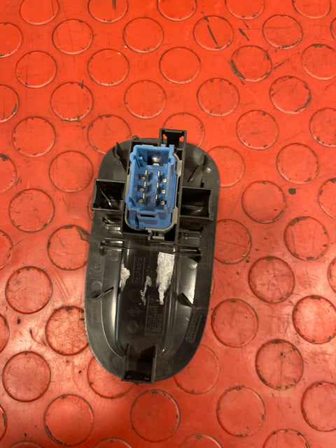 Renault Master/Vauxhall Movano/Nissan NV400 WINDOW SWITCH Passenger's Side 2.3 MK3 P/N 8200548968