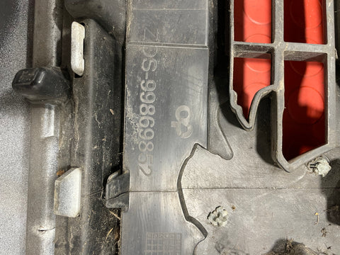 Peugeot Partner FRONT BUMPER GRILL COMPLETE W/ EMBLEM 2015-2018 P/N 99869852 / 9810963880