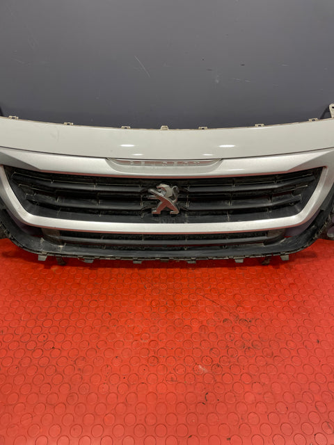 Peugeot Partner FRONT BUMPER GRILL COMPLETE W/ EMBLEM 2015-2018 P/N 99869852 / 9810963880