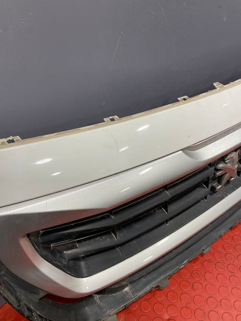 Peugeot Partner FRONT BUMPER GRILL COMPLETE W/ EMBLEM 2015-2018 P/N 99869852 / 9810963880
