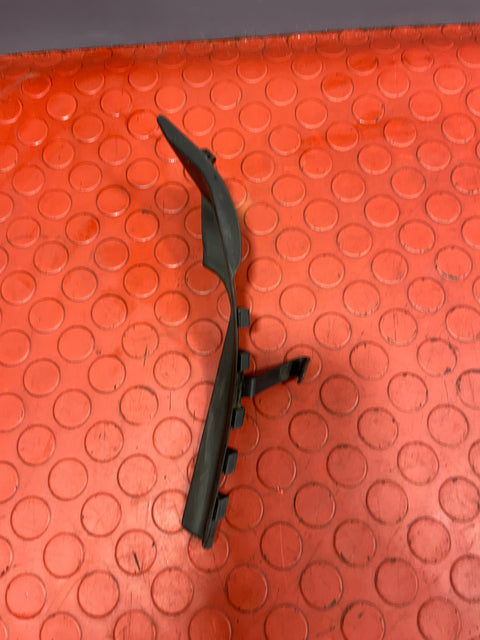 Nissan Navara FRONT FENDER CORNER FINISH TRIM Driver's Side 2016-2023 P/N 668944JF0A