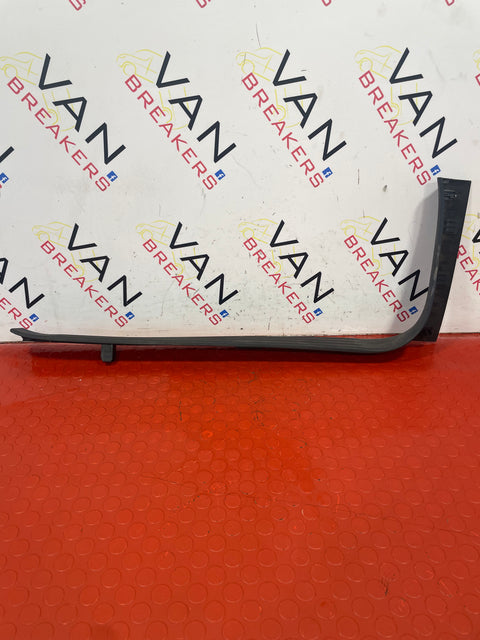 Nissan Navara D/S FRONT KICK PLATE P/N 2015-2024 769B44KJ0A