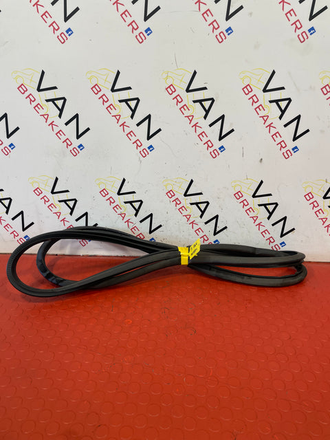 Nissan Navara P/S REAR DOOR RUBBER SEALS P/N 769244JG0A