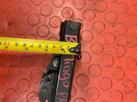 Citroen Berlingo/Peugeot Partner/Vauxhall Combo/Toyota ProAce City SLIDING DOOR RAIL passenger's Side P/N 9817813180