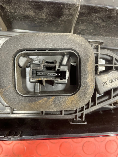 Citroen Berlingo/Peugeot Partner/Vauxhall Combo/Toyota Proace City PASSENGER'S SIDE TAILLIGHT 2019-2024  P/N 9819235880-1
