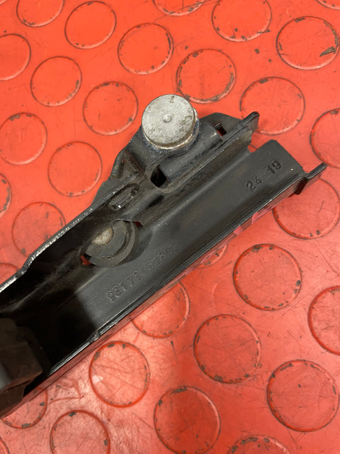 Citroen Berlingo/Peugeot Partner/Vauxhall Combo/Toyota ProAce City SLIDING DOOR RAIL passenger's Side P/N 9817813180