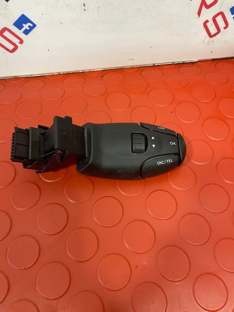 Citroen Dispatch/ Peugeot Expert/ Vauxhall Vivaro RADIO CONTROLLER SWITCH 2016-2024 P/N 98093198ZD