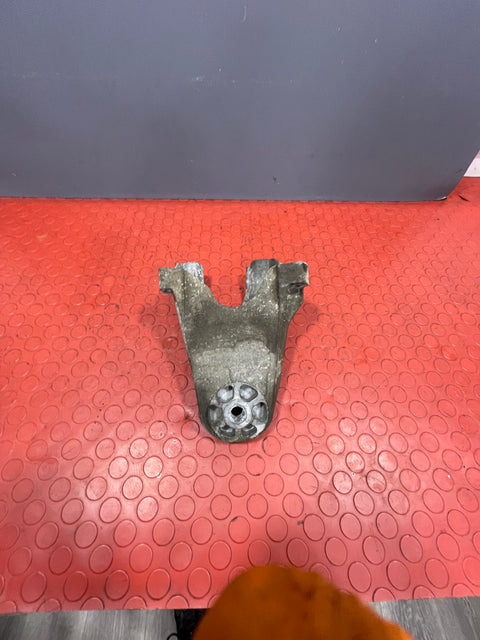 Ford Transit ENGINE MOUNT BRACKET MK7 2.4 RWD 2008 P/N 6C116037AA