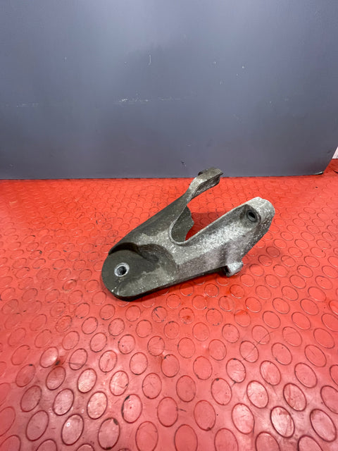 Ford Transit ENGINE MOUNT BRACKET MK7 2.4 RWD 2008 P/N 6C116037AA