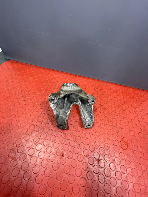 Ford Transit ENGINE MOUNT BRACKET MK7 2.4 RWD 2008 P/N 6C116037AA