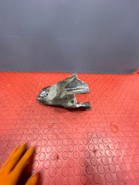 Ford Transit ENGINE MOUNT BRACKET MK7 2.4 RWD 2008 P/N 6C116037AA