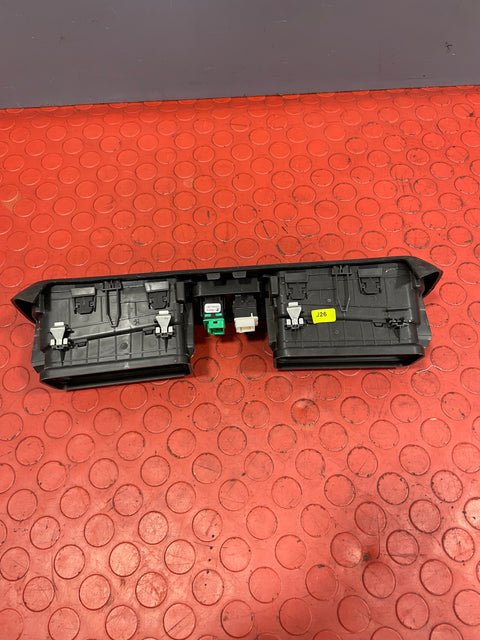 Peugeot Partner/Citroen Berlingo/Vauxhall Combo/Toyota Proace City HAZARD & DOOR LOCKING SWITCH w/ AIR VENTS 2019-2024 P/N 9817042977 / 9817043077