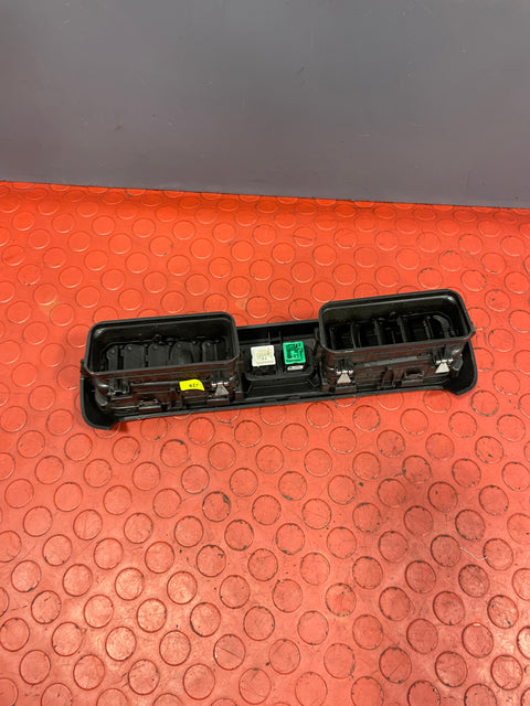 Peugeot Partner/Citroen Berlingo/Vauxhall Combo/Toyota Proace City HAZARD & DOOR LOCKING SWITCH w/ AIR VENTS 2019-2024 P/N 9817042977 / 9817043077